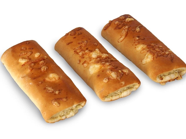 Indisch worsten broodje